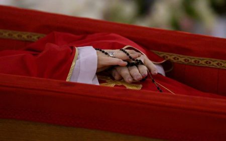 As world mourns, cardinals prepare pope's funeral