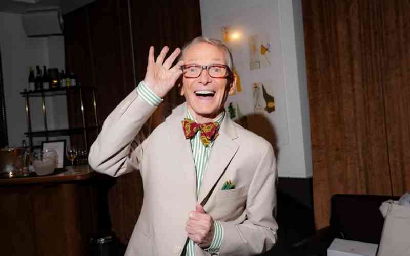 Bob Mackie, dazzling designer who dressed Cher and Tina Turner, dies at 87 Bob Mackie, dazzling designer who dressed Cher and Tina Turner, dies at 87