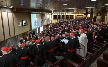 Cardinals locked inside Sistine Chapel as conclave begins