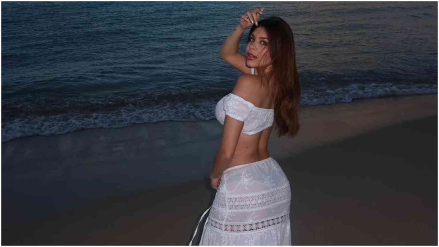 Former Miss Teen Universe Carolina Florez shot to death by mother-in-law.