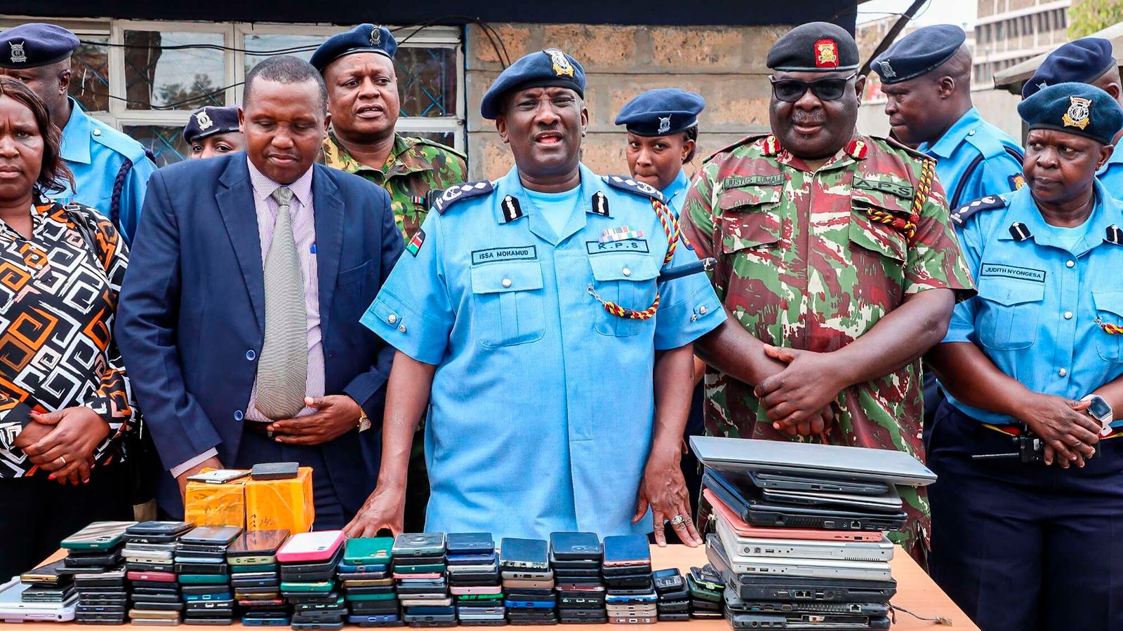 Goons, phones and bodabodas: Police meet riders over city crime Goons, phones and bodabodas: Police meet riders over city crime