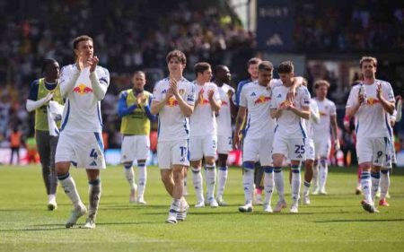 Leeds and Burnley promoted to Premier League
