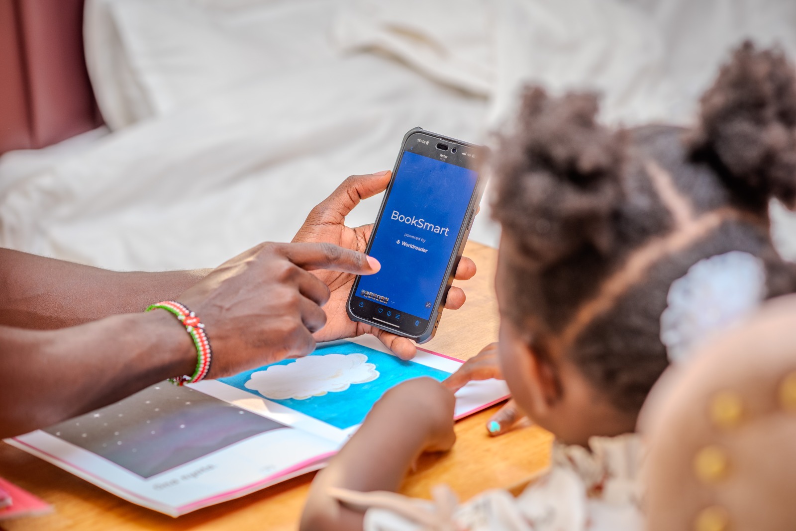 M-Pesa adds free children’s digital library in partnership with Worldreader M-Pesa adds free children’s digital library in partnership with Worldreader