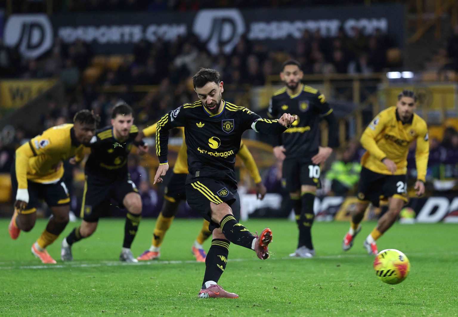 Man United back on track after Fernandes inspires Wolves rout Man United back on track after Fernandes inspires Wolves rout