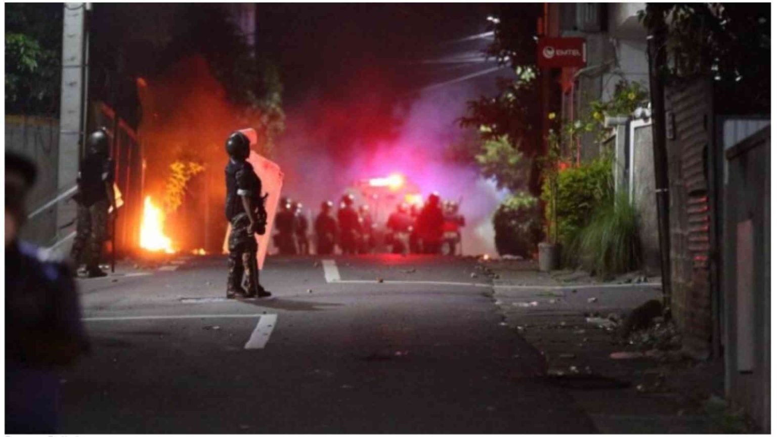Mauritius closes schools after unrest over police shooting Mauritius closes schools after unrest over police shooting