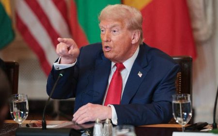 Mexico barred from sending cattle to US over flesh-eating pest