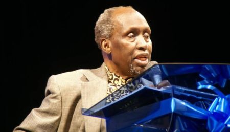 Ngugi wa Thiong'o, celebrated Kenyan author, dies aged 87