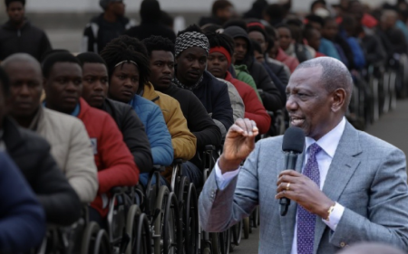 'One lege': Kenyans convert Ruto's 'shoot-the-leg' directive into hilarious memes