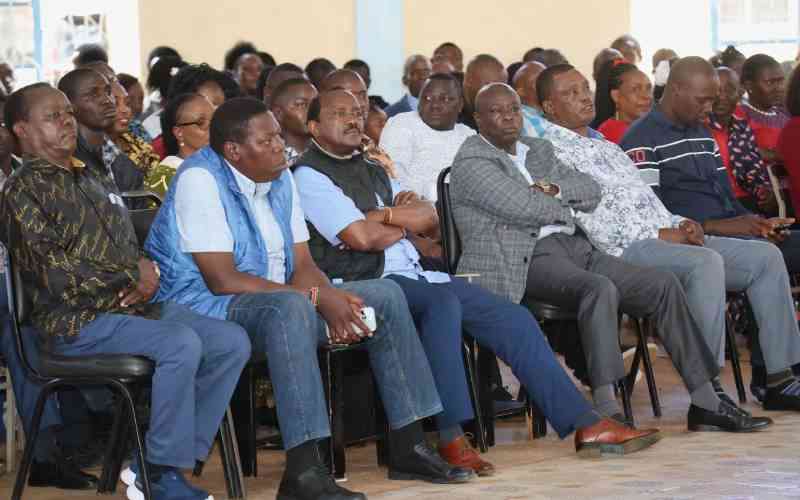 Opposition leaders accuse government of ignoring public outcry Opposition leaders accuse government of ignoring public outcry