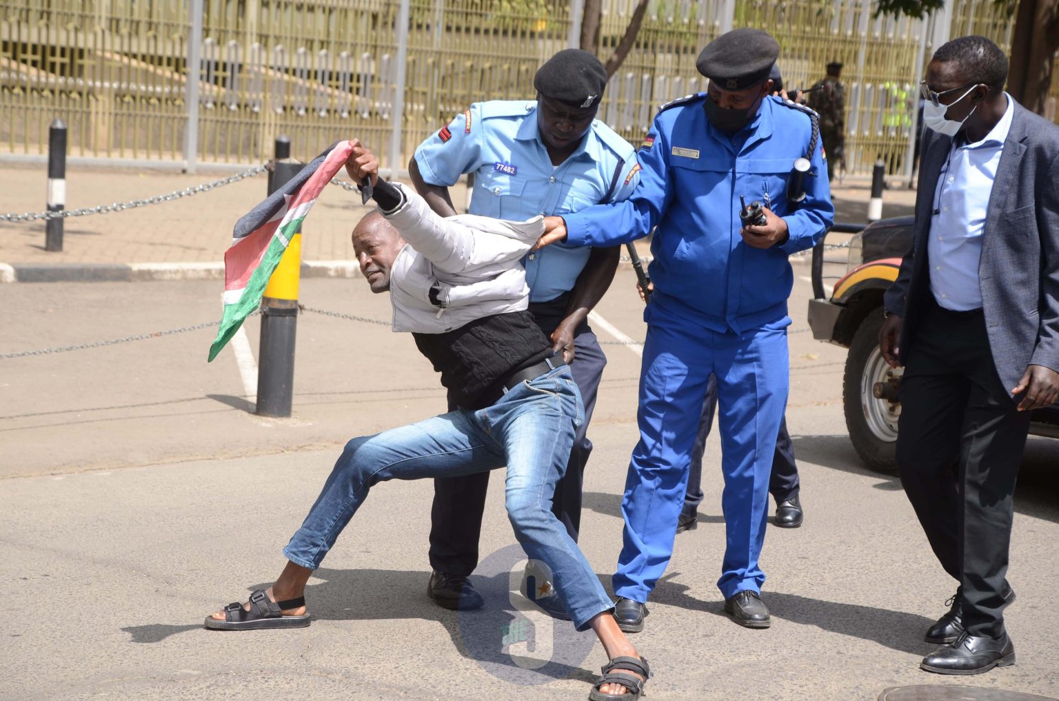 [PHOTOS] Police clash with protesters ahead of Budget reading