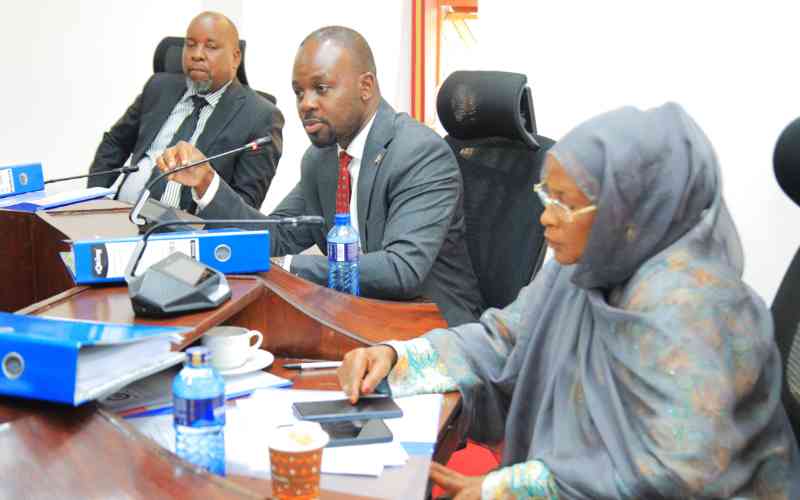 Senators consider withholding funds from errant governors Senators consider withholding funds from errant governors