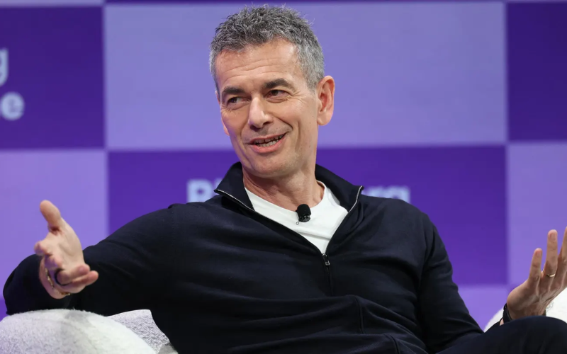 Suno, Warner Music strike landmark deal to pay artists for AI-generated music Suno, Warner Music strike landmark deal to pay artists for AI-generated music