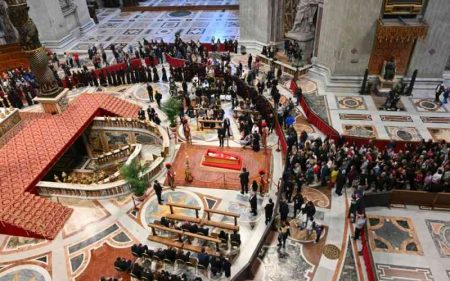 Thousands gather for second day to view pope