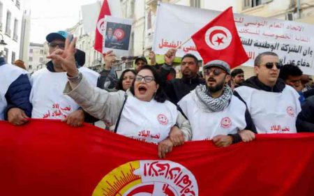 Tunisia opposition figures get prison terms in mass trial