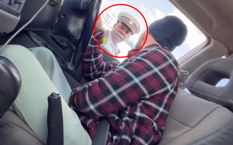 VIDEO: Tanzanian police officer caught demanding Sh519 bribe from Canadian tourist VIDEO: Tanzanian police officer caught demanding Sh519 bribe from Canadian tourist