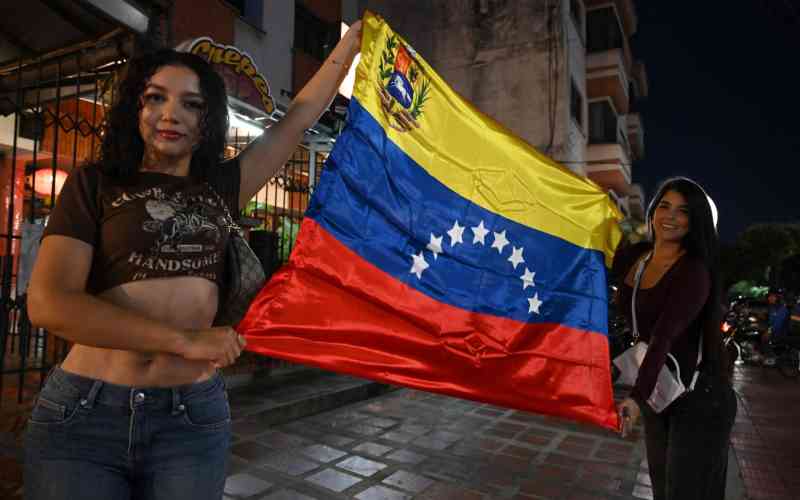 Venezuelans abroad celebrate Maduro ouster Venezuelans abroad celebrate Maduro ouster
